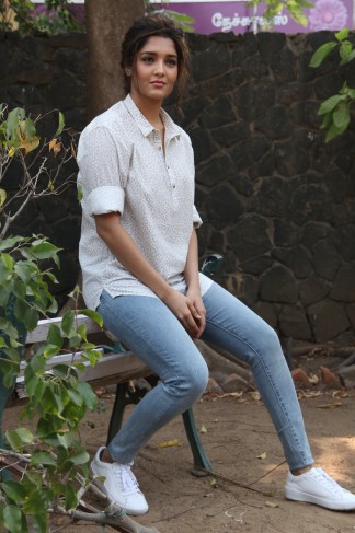 tamil actress Ritika Singh